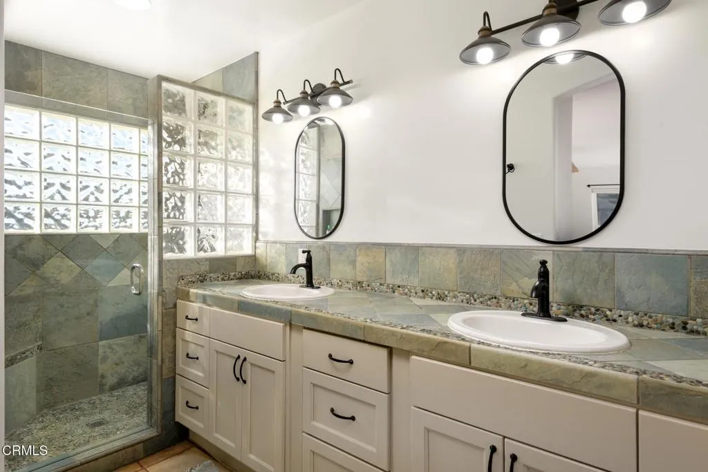 Ojai, California 93023, United States, 4 Bedrooms Bedrooms, ,4 BathroomsBathrooms,Residential,Active,169641