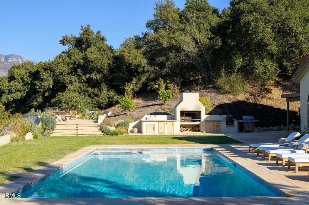 Ojai, California 93023, United States, 4 Bedrooms Bedrooms, ,4 BathroomsBathrooms,Residential,Active,169641