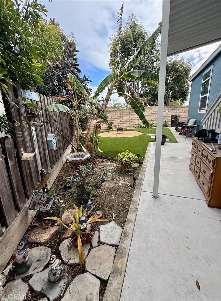 7051 Ellis 29
