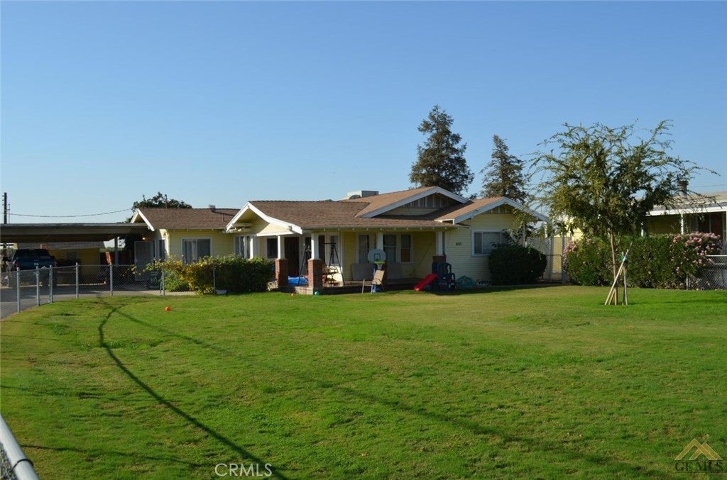 411 E Los Angeles
