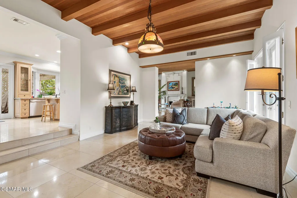 Westlake Village, California 91361, United States, 3 Bedrooms Bedrooms, ,4 BathroomsBathrooms,Residential,Active,231044