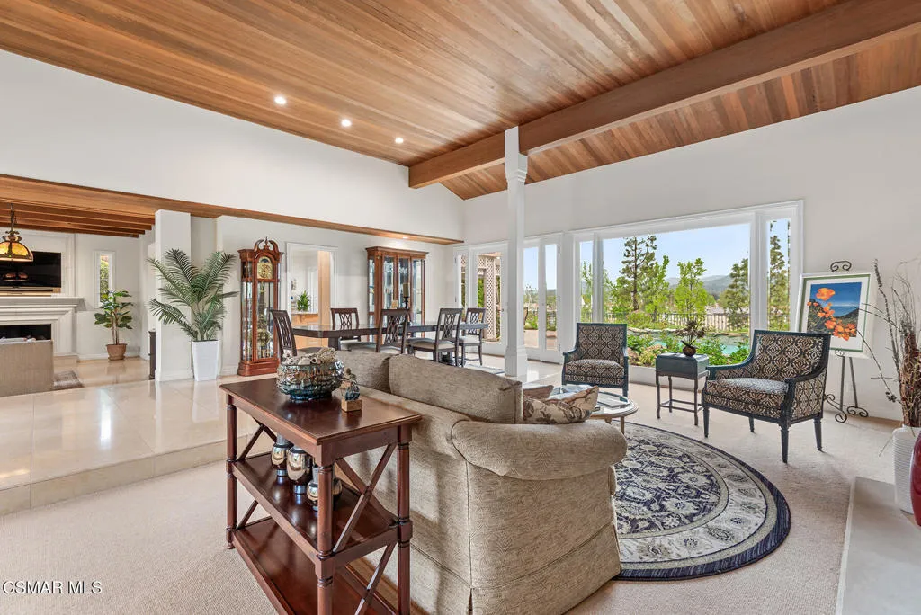 Westlake Village, California 91361, United States, 3 Bedrooms Bedrooms, ,4 BathroomsBathrooms,Residential,Active,231044