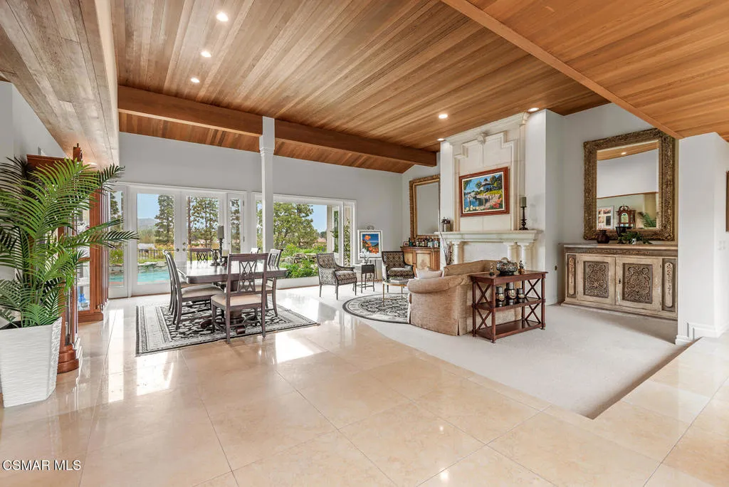 Westlake Village, California 91361, United States, 3 Bedrooms Bedrooms, ,4 BathroomsBathrooms,Residential,Active,231044