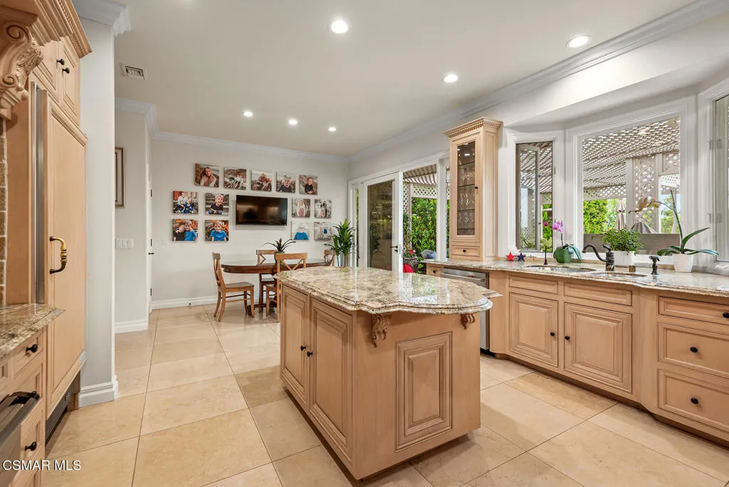 Westlake Village, California 91361, United States, 3 Bedrooms Bedrooms, ,4 BathroomsBathrooms,Residential,Active,231044