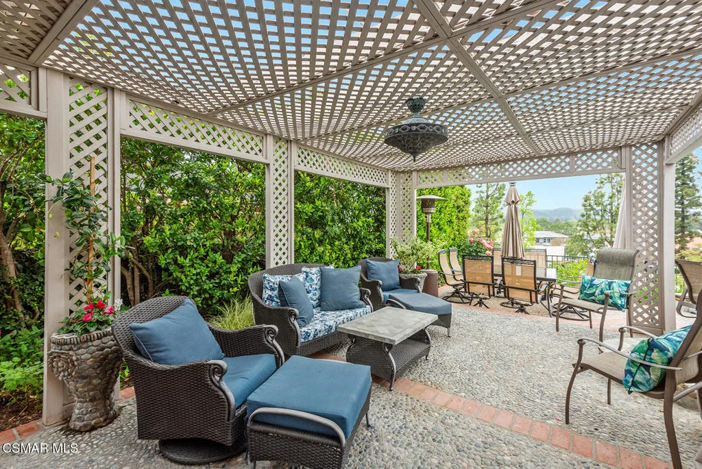 Westlake Village, California 91361, United States, 3 Bedrooms Bedrooms, ,4 BathroomsBathrooms,Residential,Active,231044