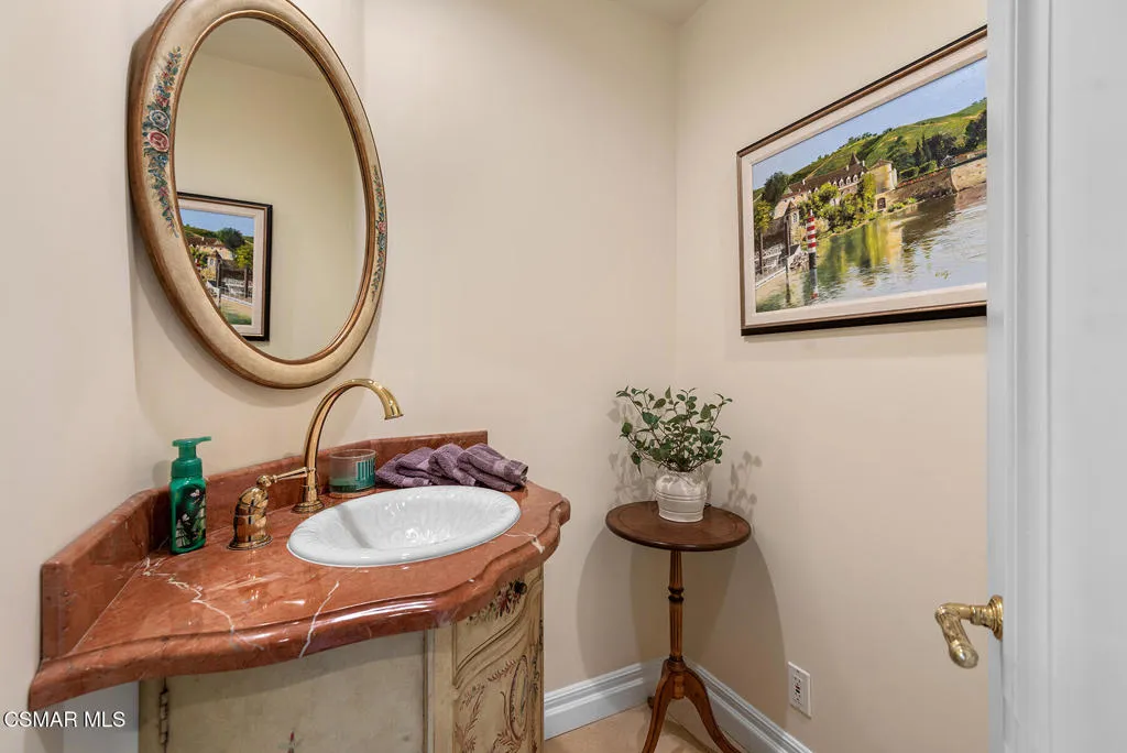 Westlake Village, California 91361, United States, 3 Bedrooms Bedrooms, ,4 BathroomsBathrooms,Residential,Active,231044