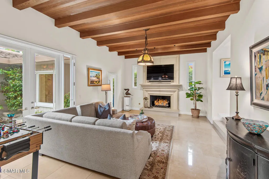 Westlake Village, California 91361, United States, 3 Bedrooms Bedrooms, ,4 BathroomsBathrooms,Residential,Active,231044