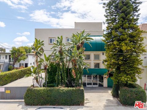 Photo of 10900 Blix Street #4, North Hollywood, CA 91602 (MLS # 26824609)