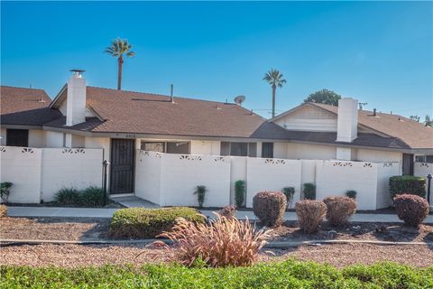Photo of 641 S Indian Hill Blvd #B, Claremont, CA 91711 (MLS # CV25261436)