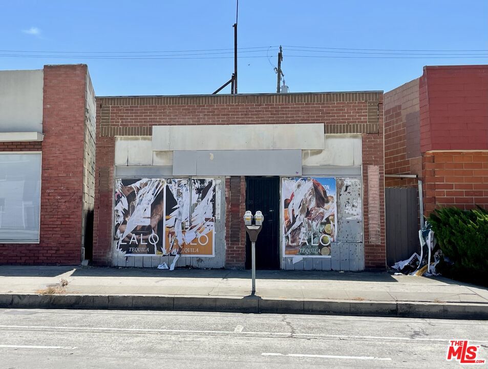 A true diamond in the rough. Rare opportunity to purchase a Culver City Commercial Building. Zoned CCC3YY and located on a great stretch of W Washington Blvd in Culver Cities Mixed Use Corridor 1. This building might look a little rough around the edges That's because it is.1,625 Square Feet, Red Brick Building with 25 feet of frontage on a very well travelled Westside Boulevard. 2,537 square foot lot. The front glass windows have been boarded up for many years and we do not know the condition. Property is street to alley with good 4 to 6 secure parking spaces in the rear.