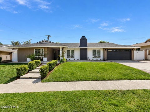 Photo of 1143 Greenfield Street, Thousand Oaks, CA 91360 (MLS # 226004696)