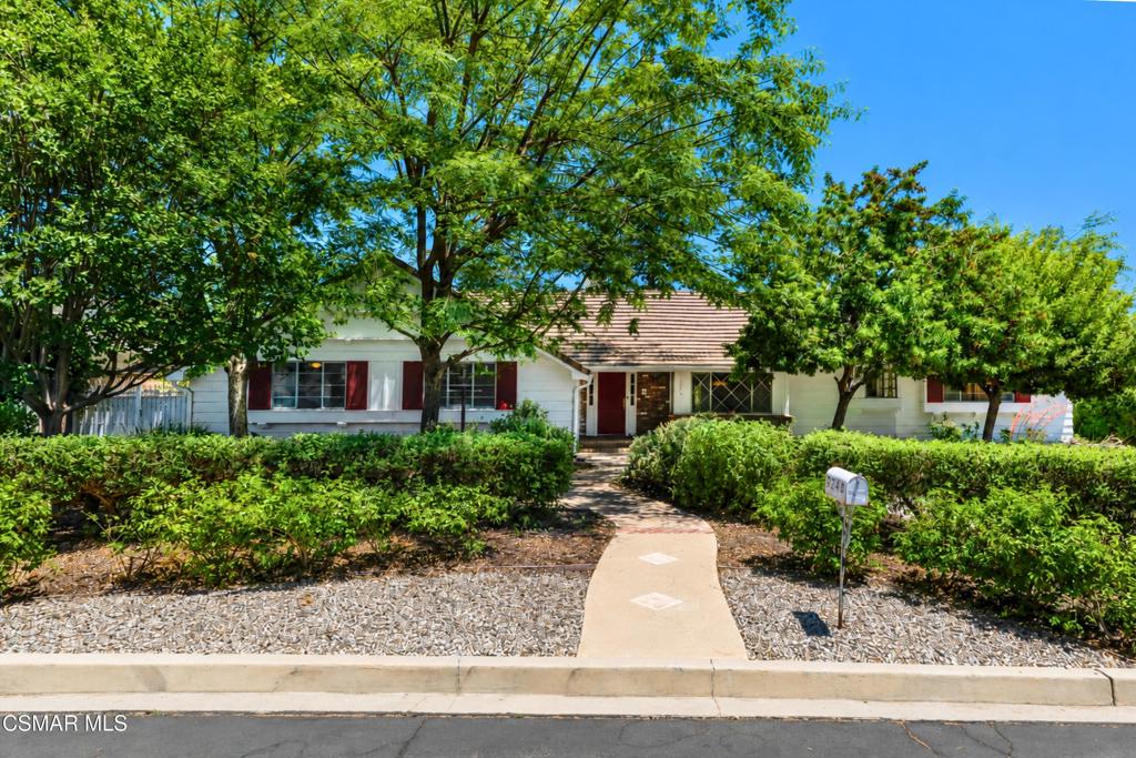 9244 Jellico Avenue, Northridge CA 91325