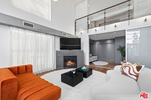 Photo of 7062 Hawthorn Avenue #203, Los Angeles, CA 90028 (MLS # 25546281) Photo of 7062 Hawthorn Avenue #203, Los Angeles, CA 90028 (MLS # 25546281)