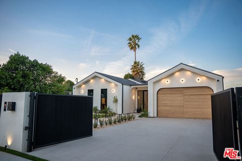 22821 Collins Street Woodland Hills CA 91367