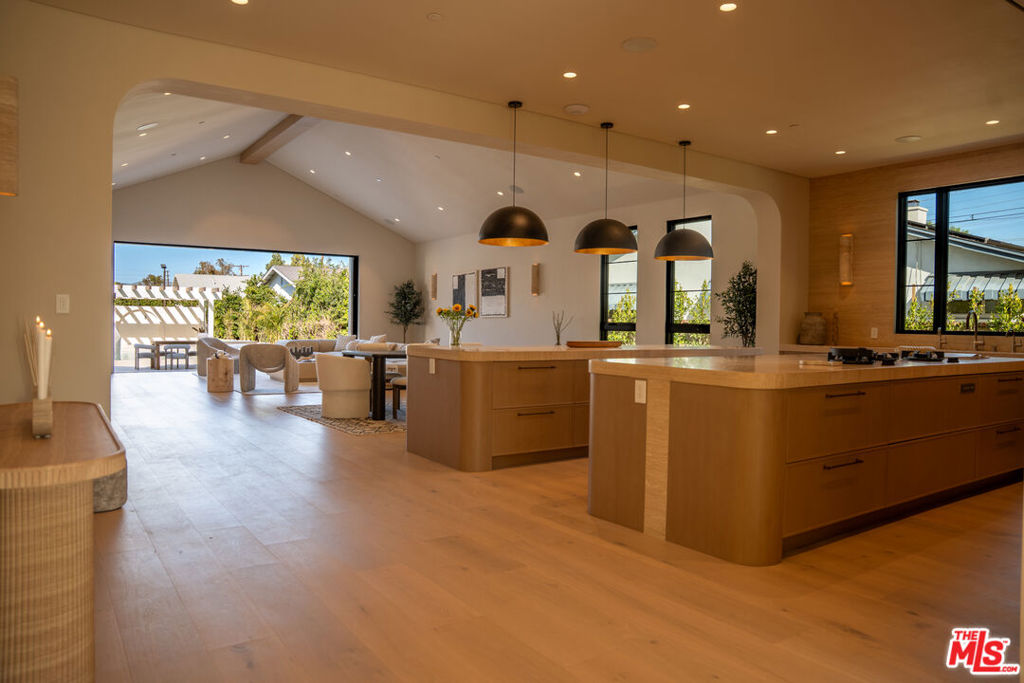 22821 Collins Street