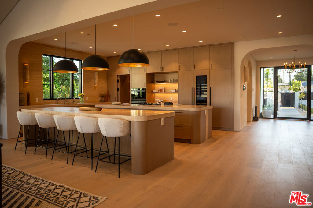 22821 Collins Street