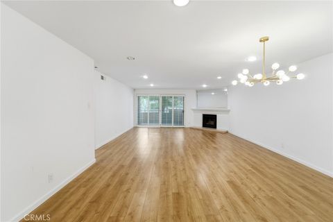 Photo of 5315 Yarmouth Avenue #101, Encino, CA 91316 (MLS # SR26032174)