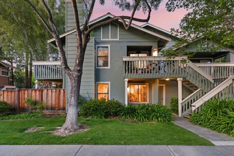 Photo of 34598 Pueblo Terrace, Fremont, CA 94555 (MLS # ML82044538)