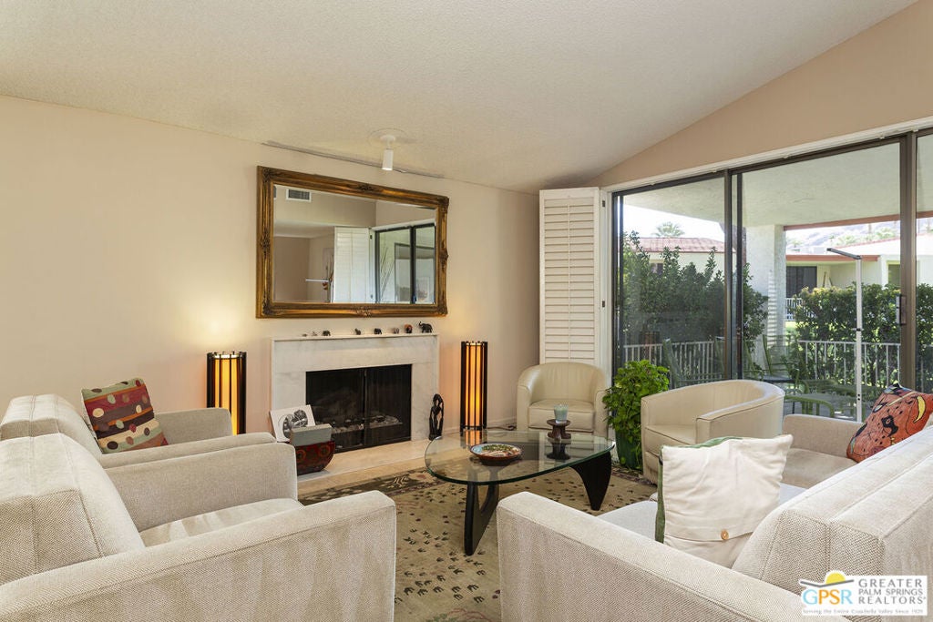 1125 S La Verne Way