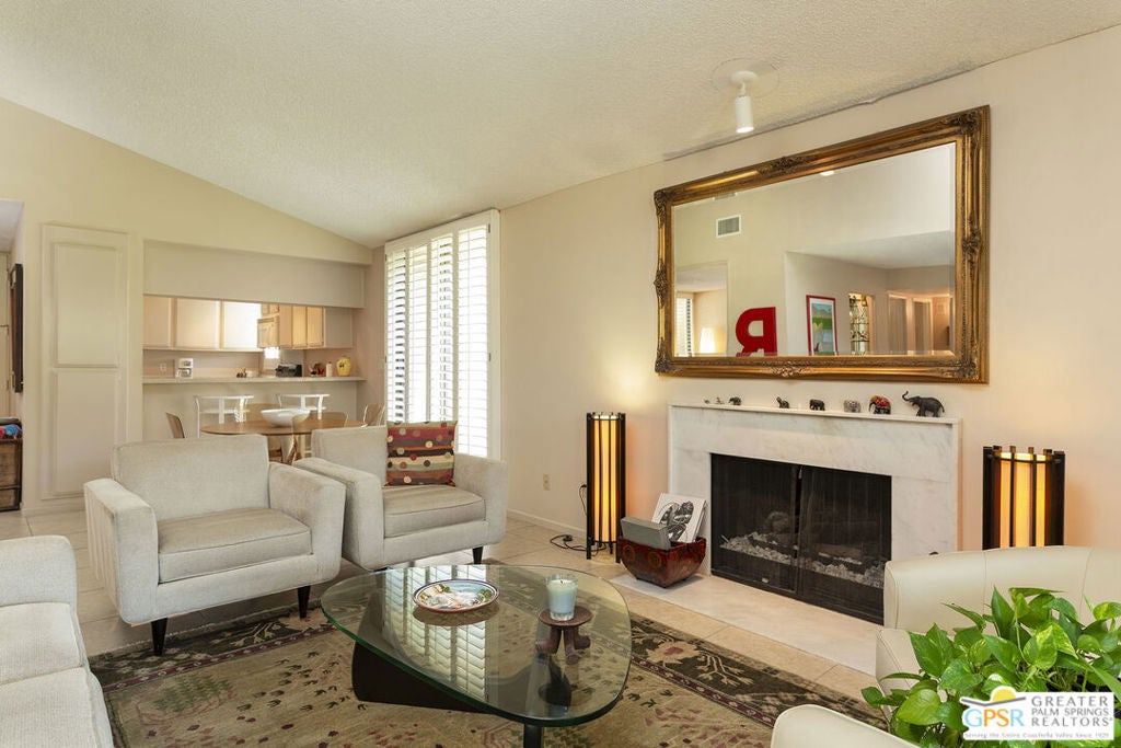 1125 S La Verne Way