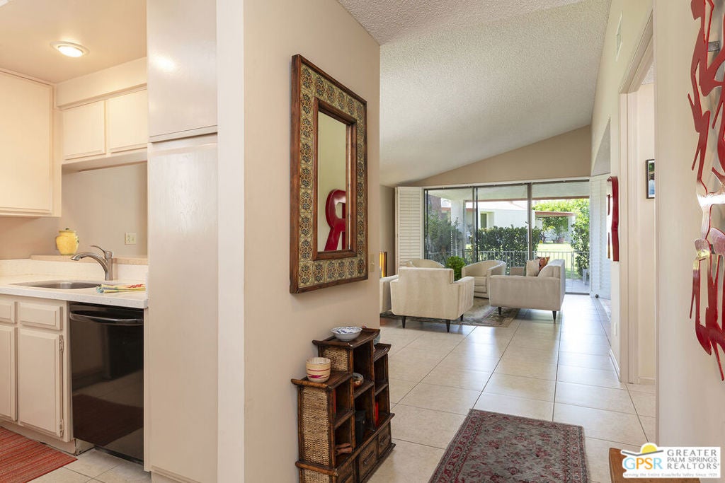 1125 S La Verne Way