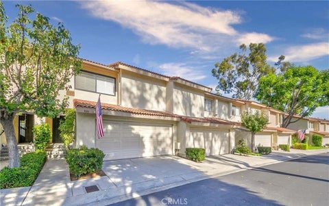 Photo of 926 Whitewater Dr, Fullerton, CA 92833 (MLS # PW26225996)