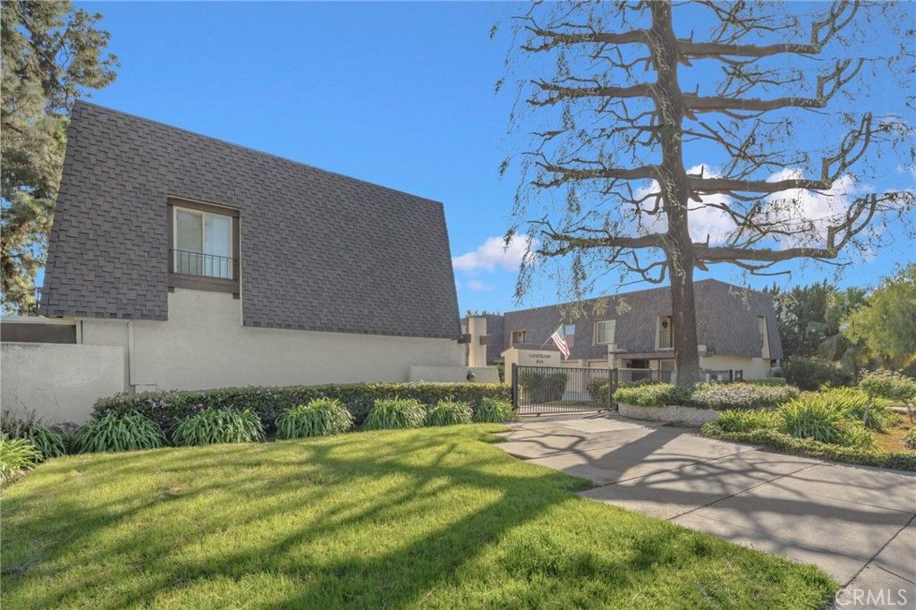 Photo of 914 Fairview Ave #13, Arcadia, CA 91007 (MLS # AR26056237)