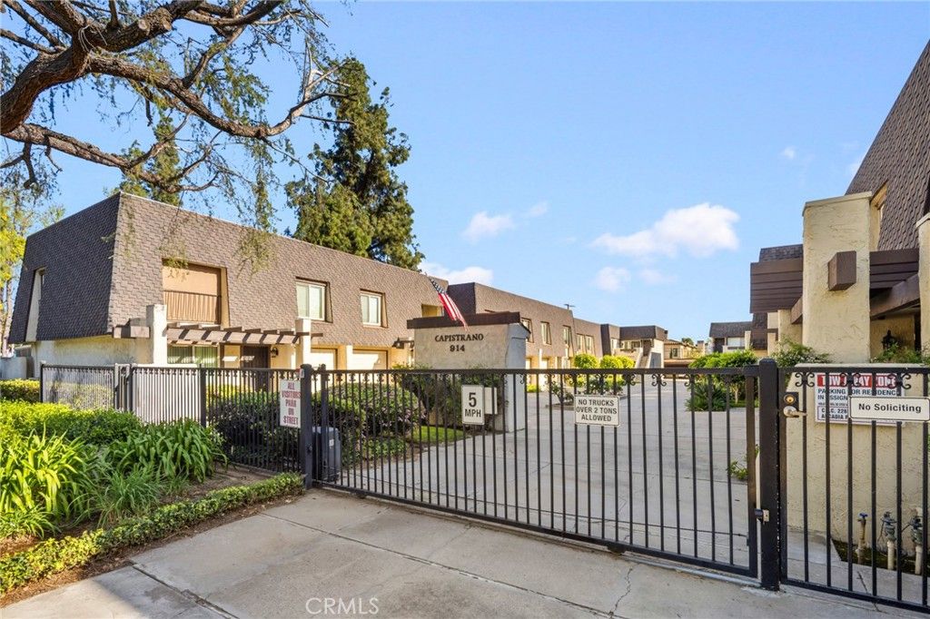 Photo of 914 Fairview Ave #13, Arcadia, CA 91007 (MLS # AR26056237)