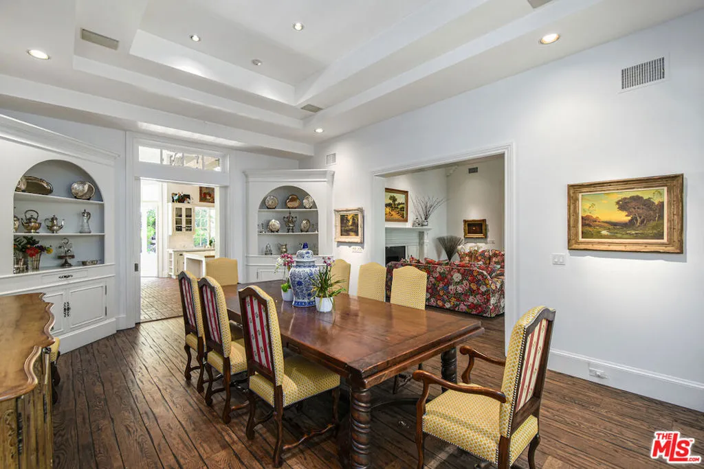 Encino, California 91436, United States, 5 Bedrooms Bedrooms, ,4 BathroomsBathrooms,Residential,Active,152460