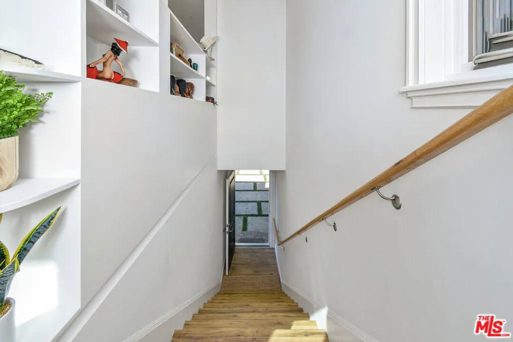 Encino, California 91436, United States, 5 Bedrooms Bedrooms, ,4 BathroomsBathrooms,Residential,Active,152460