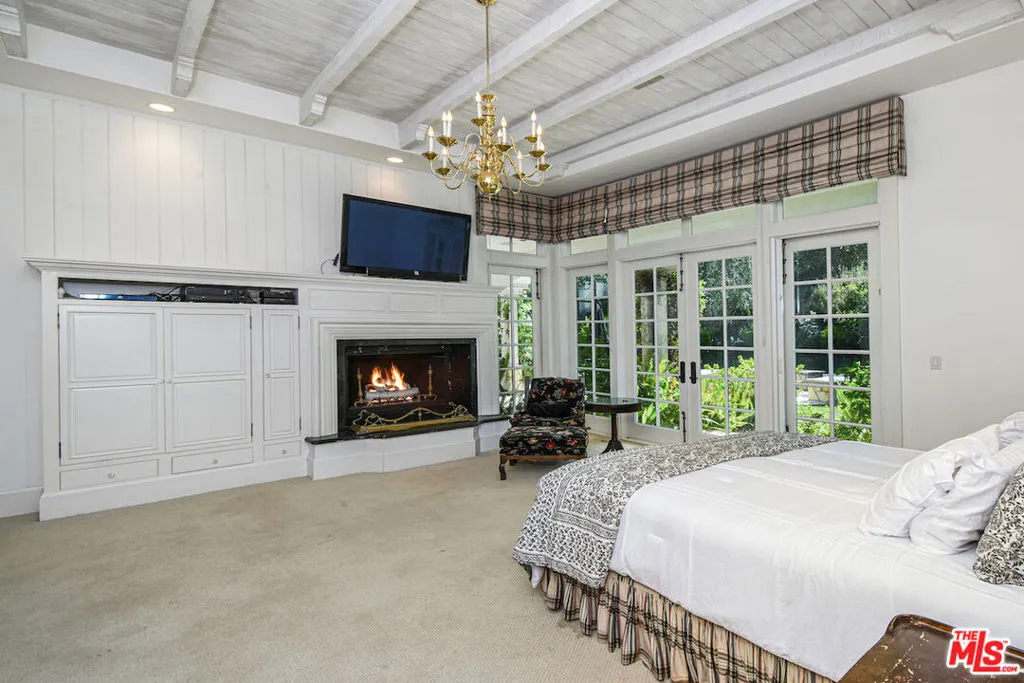 Encino, California 91436, United States, 5 Bedrooms Bedrooms, ,4 BathroomsBathrooms,Residential,Active,152460