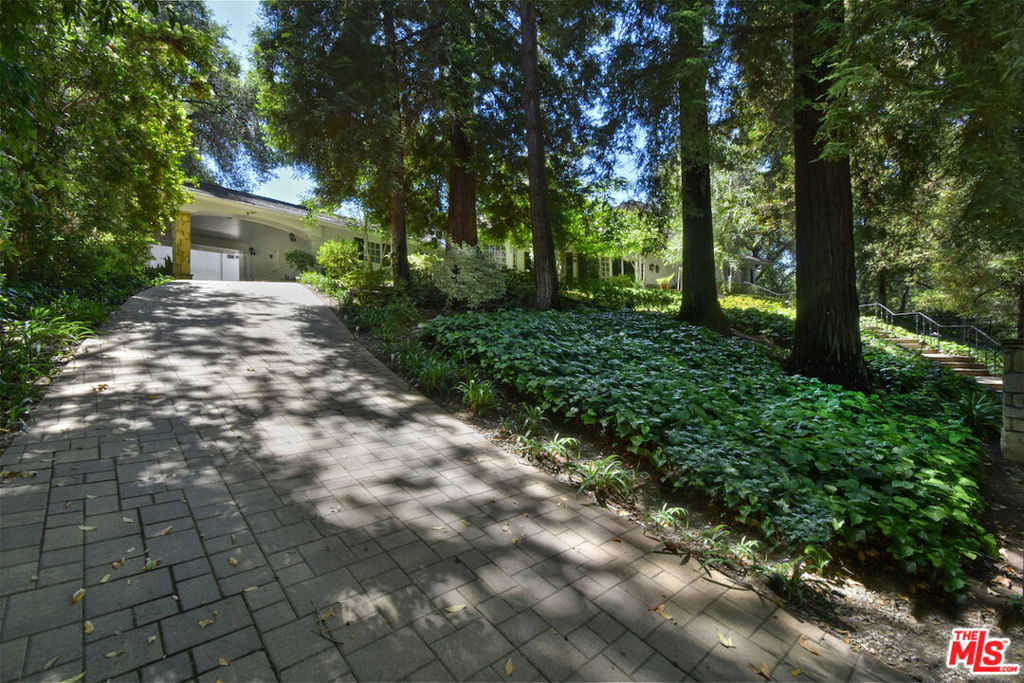 3935 Valley Meadow Road