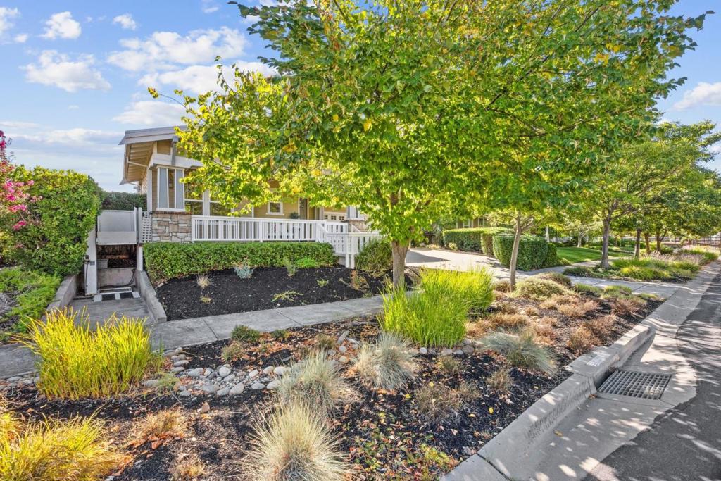 2746 Impruneta Court