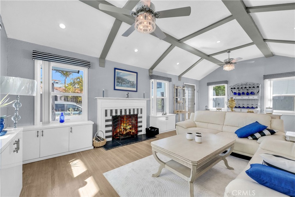 207 Santa Ana Avenue