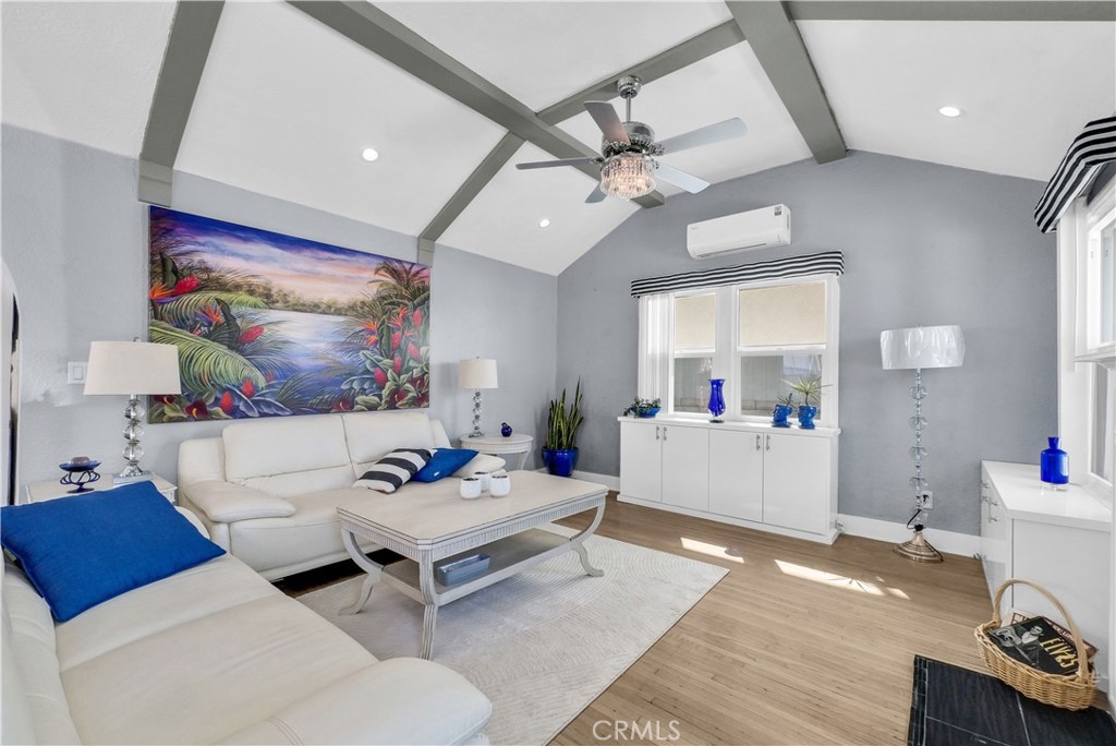 207 Santa Ana Avenue