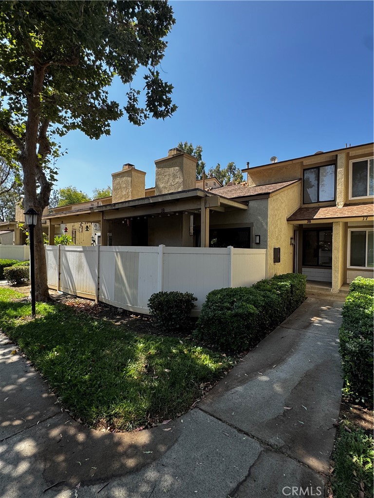 Welcome to Park Vista, where comfort meets convenience! This spacious 1,107 sq. ft., 2-story Townhome offers modern living in a prime location. Situated near the corner of Mission & Mountain at 1031 S Palmetto Ave, Park Vista is just minutes away from the 10 & 60 freeways, Ontario Airport, and Ontario Mills, making it easy to access everything you need.
This two-story condo features two master bedrooms, each with their own bathrooms, half bathroom on the first floor, new laminate flooring throughout, fireplace, vaulted ceilings, two car attached garage with direct access to laundry area, new AC condenser and heater, recently upgraded kitchen, new cabinets, granite counter tops, dry mini bar with fridge and new appliances, bringing a fresh, modern look to your home.
Park Vista also offers a centrally located pool and spa for residents to unwind and enjoy.