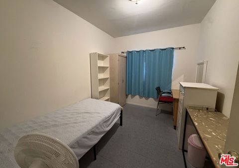 Photo of 122 S Ardmore Avenue #1, Los Angeles, CA 90004 (MLS # 26666231)