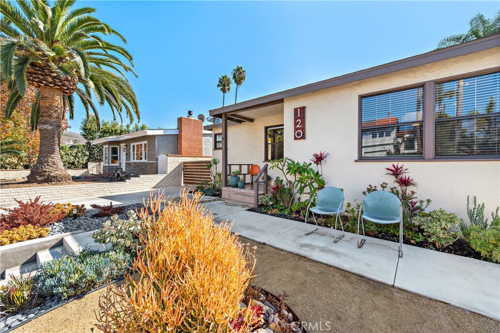 120 Avenida Santa Inez