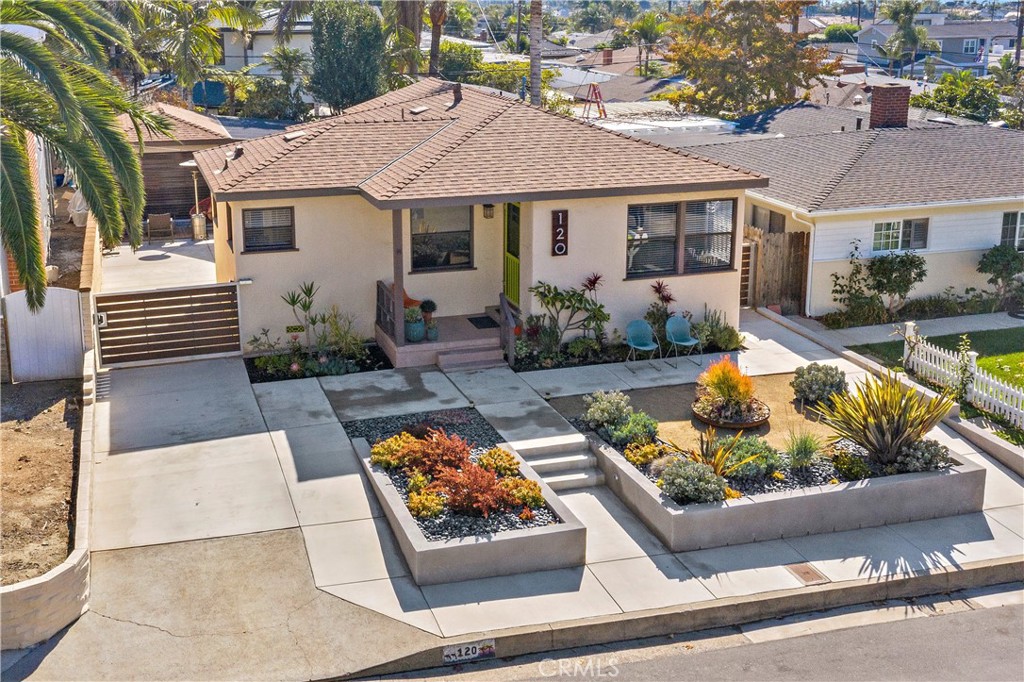 120 Avenida Santa Inez