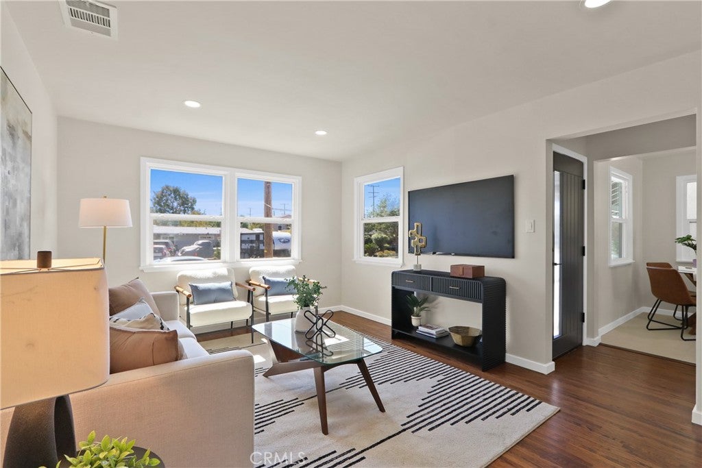 2367 W 230th