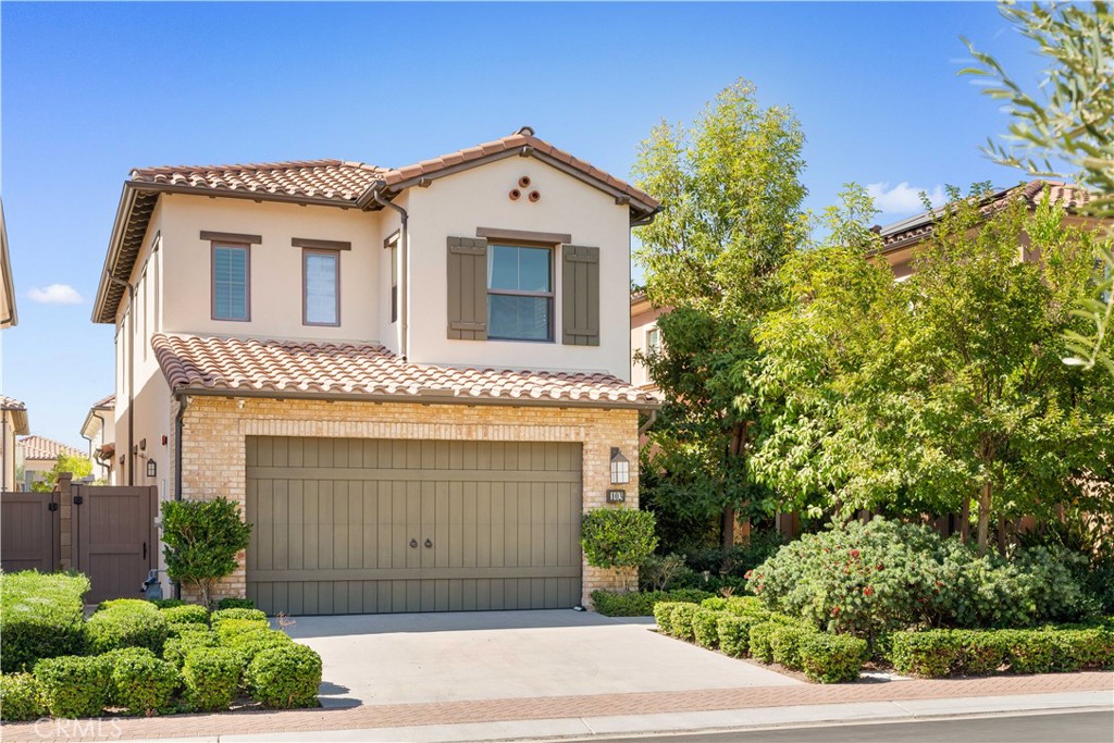 Welcome to the amazing house in Eastwood Village! The gorgeous home provides 4 bedrooms 3 full bathrooms. Desired open floor plan with sliding doors invites abundant natural light. Gourmet Chef’s Kitchen includes stainless appliances and ample center island. One bedroom and one full bathroom downstairs. The primary suite upstairs with street view features a big walk-in closet, a tub, a walk-in shower, and dual sinks. The other two bedrooms are bright and spacious. Award-winning Irvine Unified School District schools with Northwood High School. Walk across the street to the swimming pool and park.