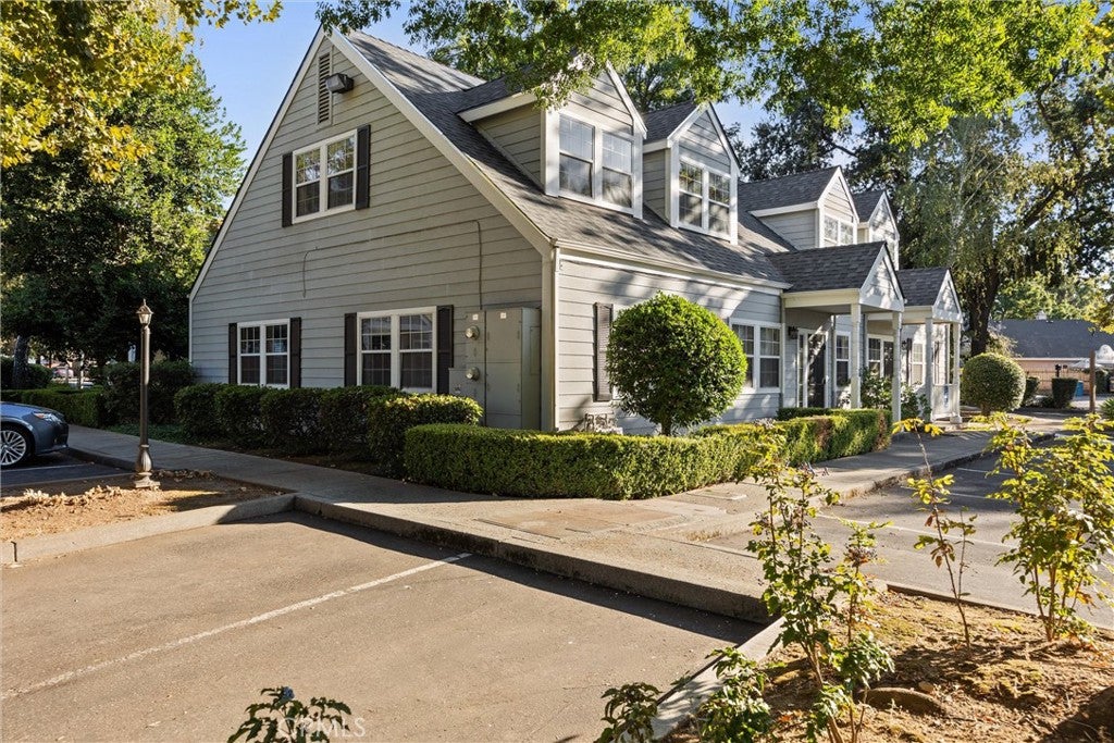 24 Hanover Lane