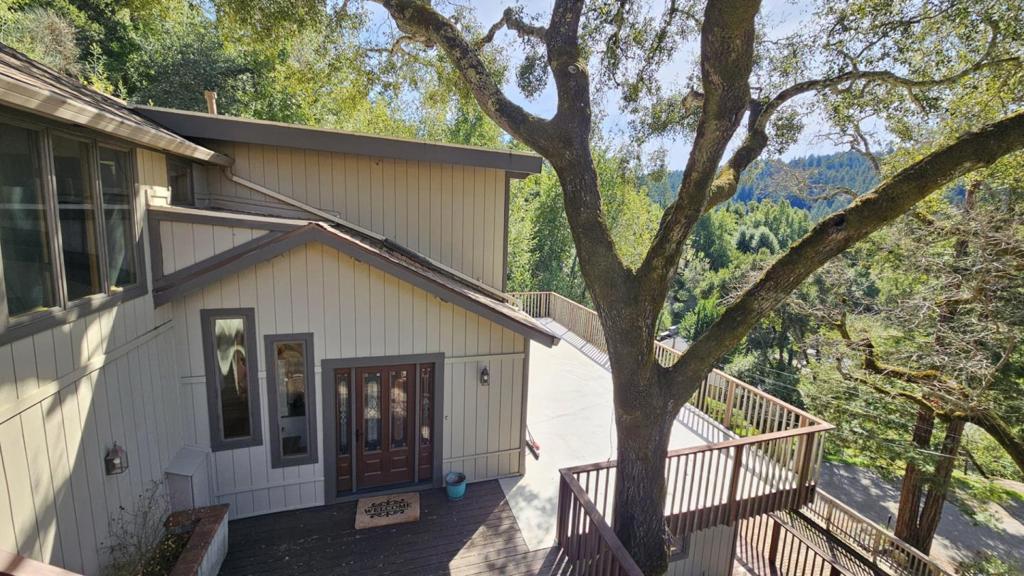 21386 Sunnyside Road