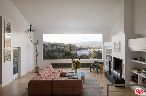 1844 Silverwood Terrace Los Angeles CA 90026