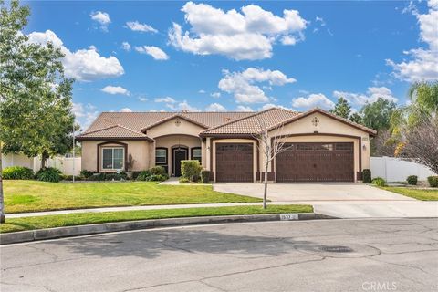 1537 Carmel Court Redlands CA 92374