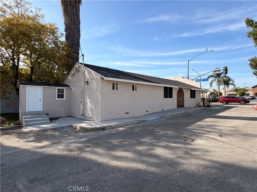 30830 Riverside Drive