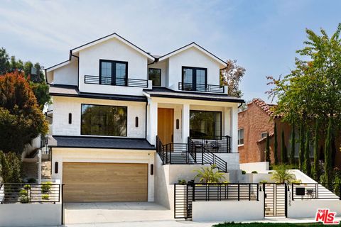 Photo of 2565 Patricia Avenue, Los Angeles, CA 90064 (MLS # 25617343)