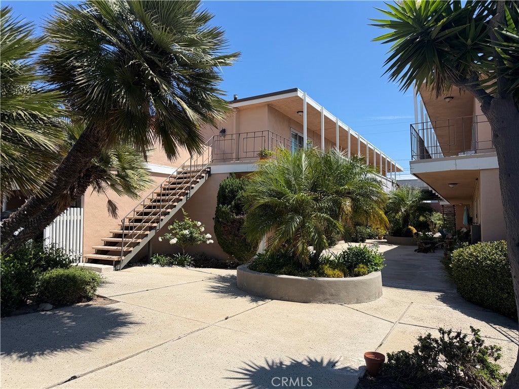 224 Lomita