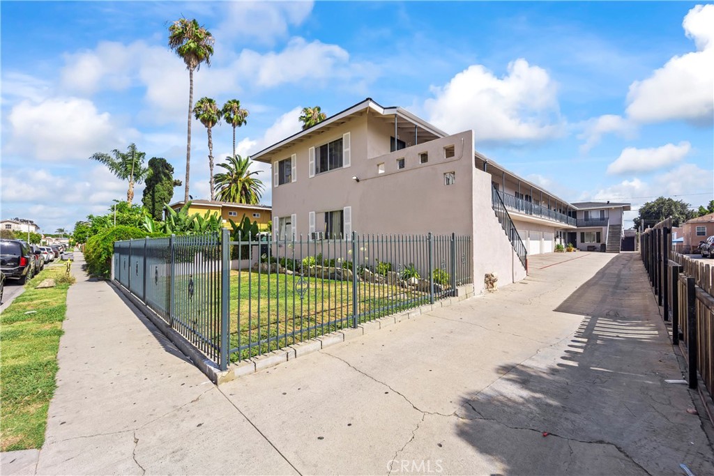 3364 Elizabeth Avenue