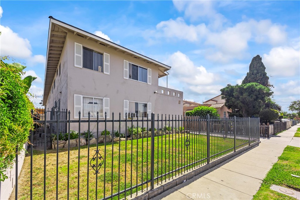 3364 Elizabeth Avenue